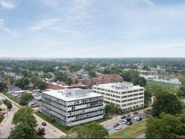 100 Merrick Road, Rockville Centre, NY 11570