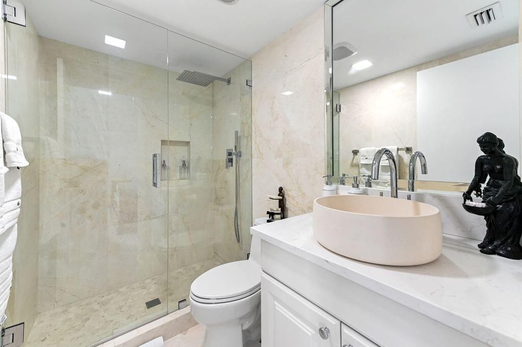 1924 Presidential Way, Unit 2-C, West Palm Beach, FL 33401 Photo