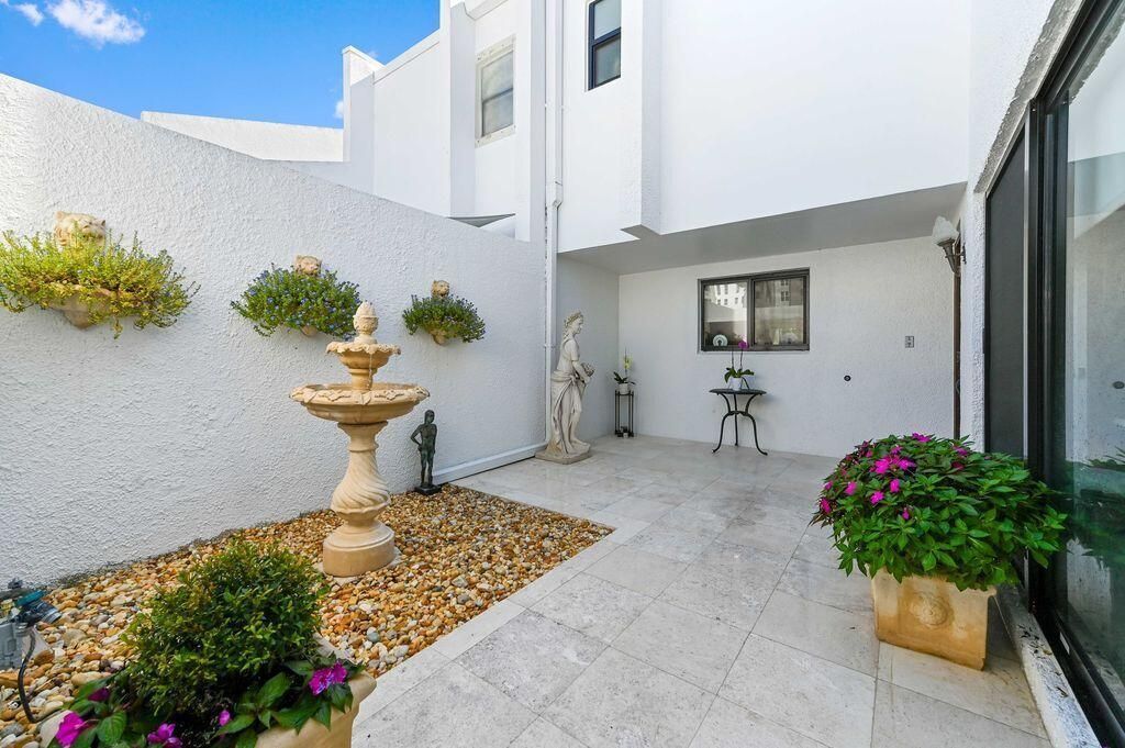 1924 Presidential Way, Unit 2-C, West Palm Beach, FL 33401 Photo