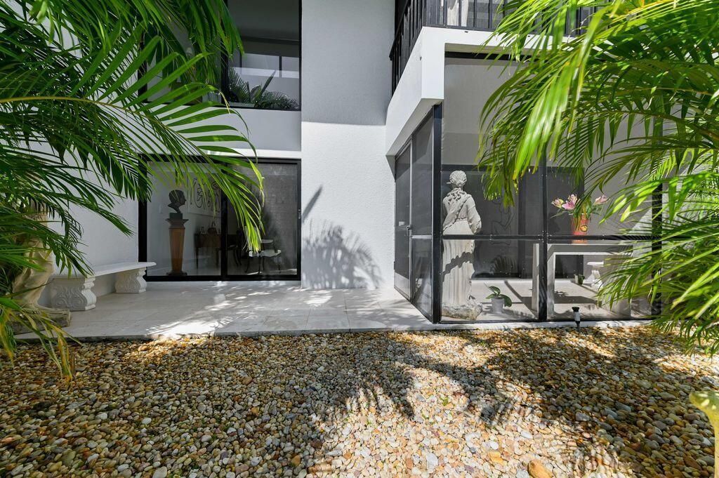 1924 Presidential Way, Unit 2-C, West Palm Beach, FL 33401 Photo