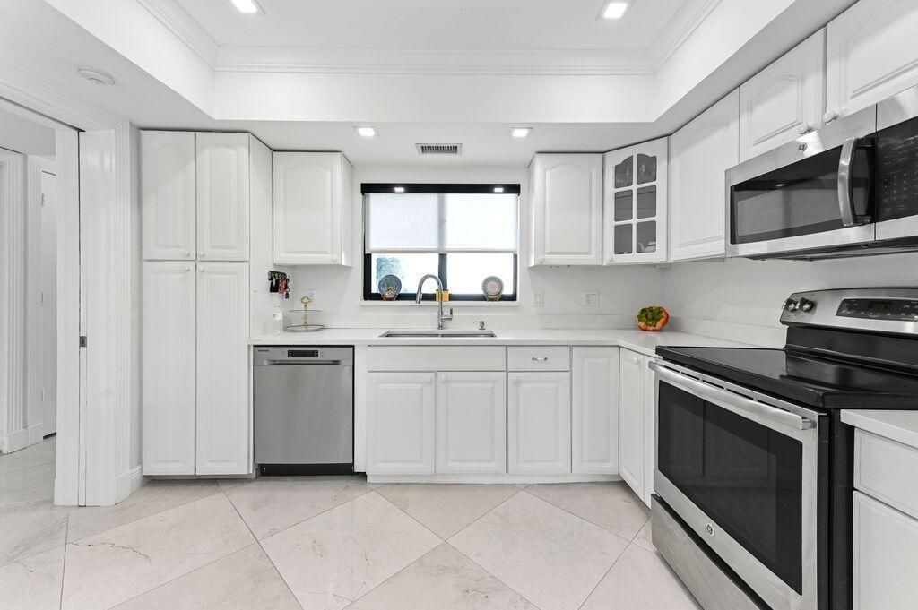 1924 Presidential Way, Unit 2-C, West Palm Beach, FL 33401 Photo