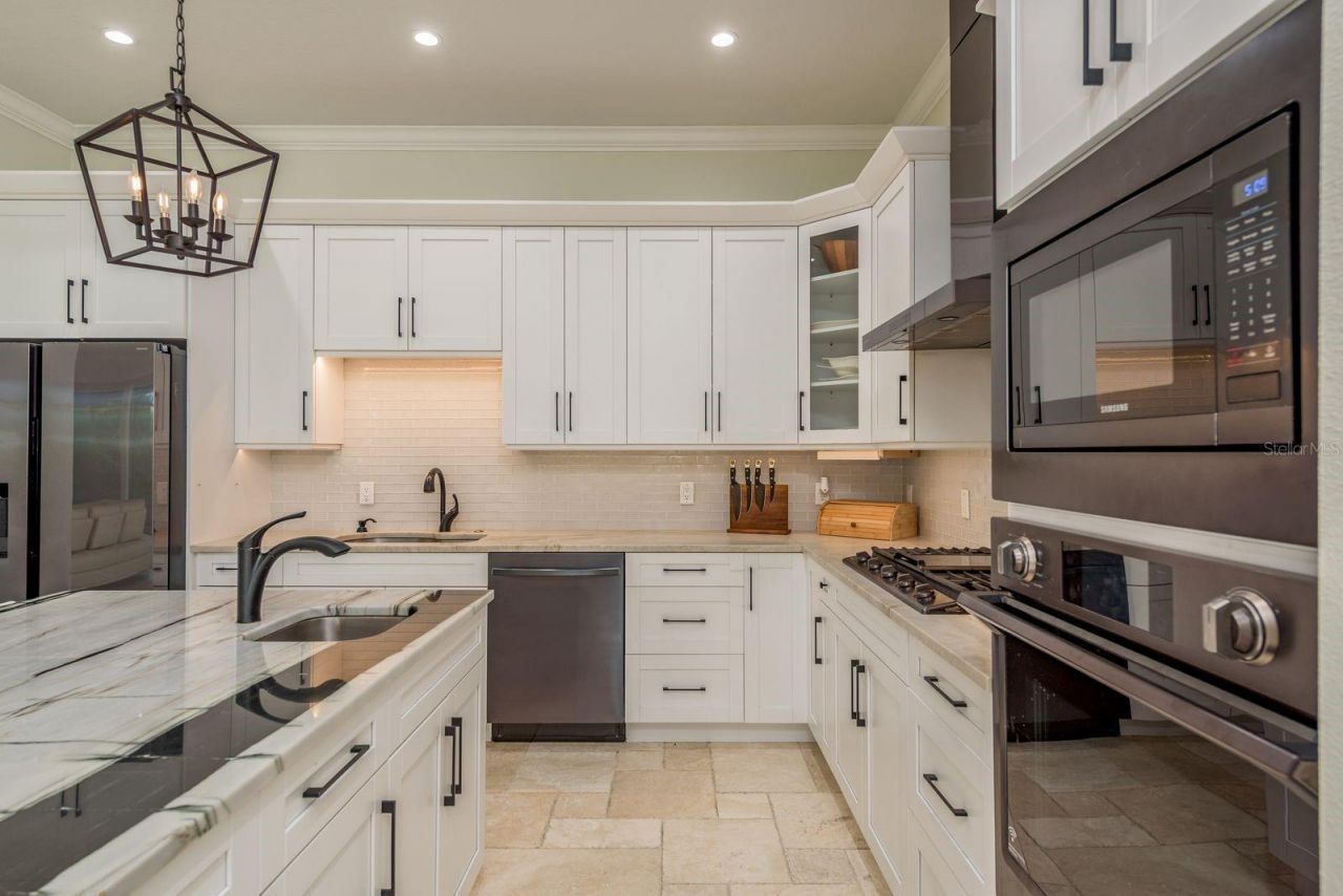 7811 Bay Drive, Unit A, Tampa, FL 33635 Photo