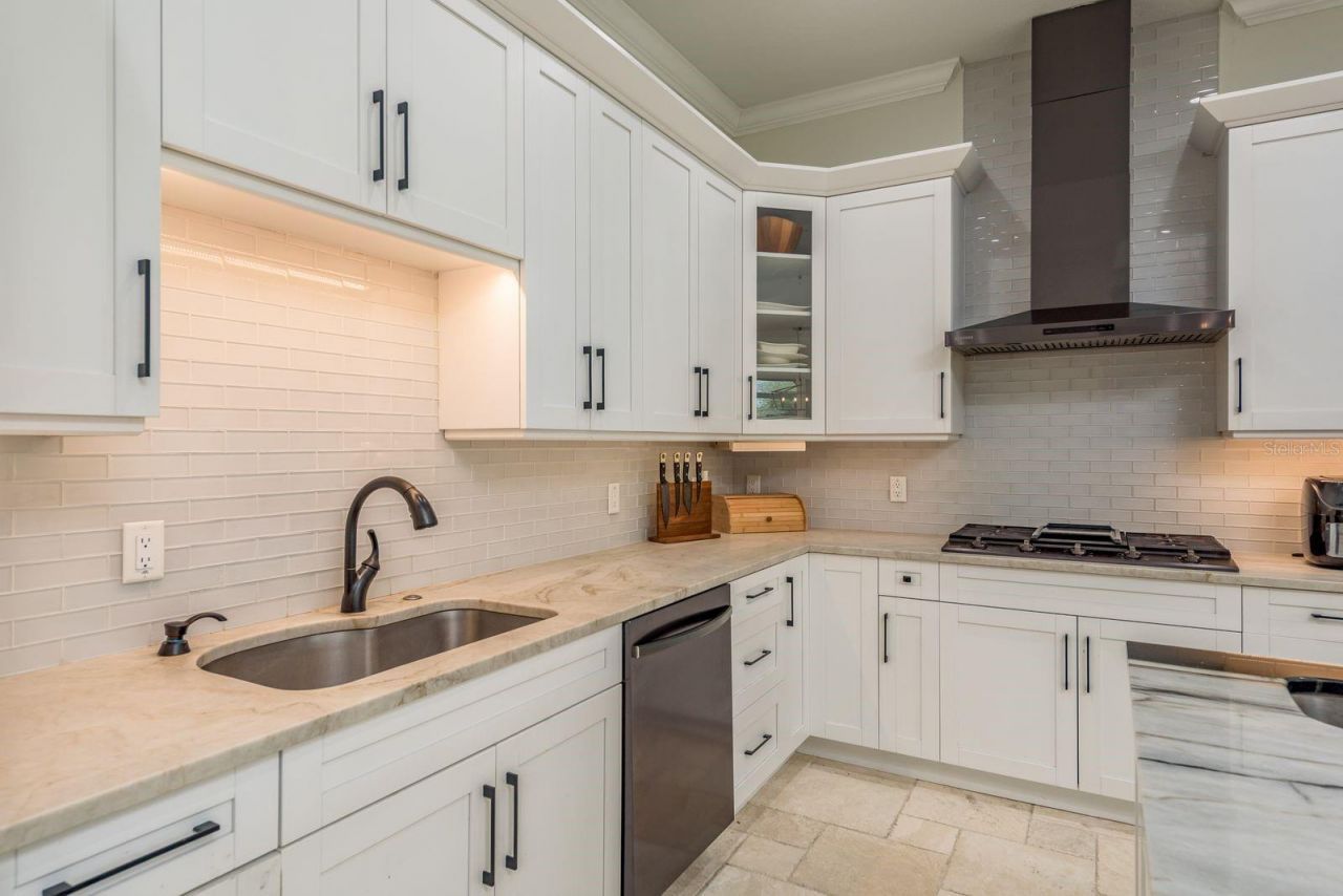 7811 Bay Drive, Unit A, Tampa, FL 33635 Photo