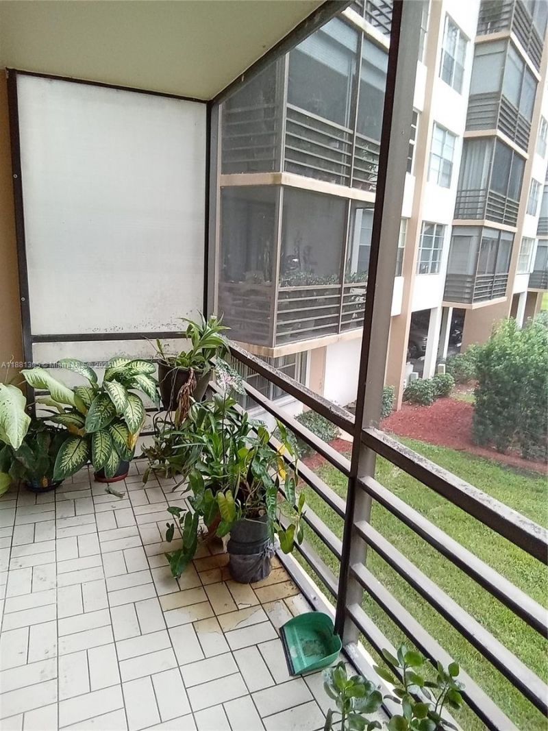 1400 St Charles Pl, Unit 201, Pembroke Pines, FL 33026 Photo