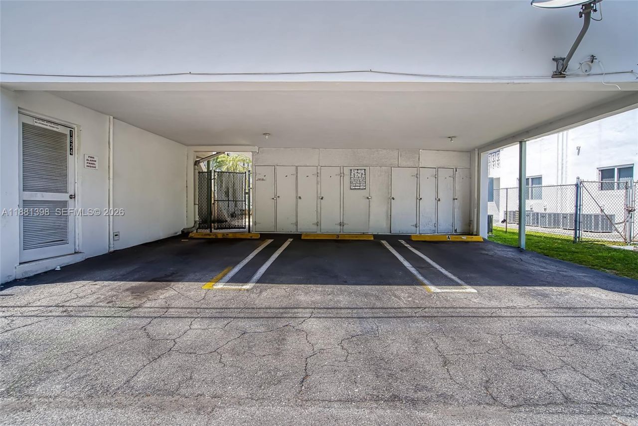 1824 Monroe St, Unit 10, Hollywood, FL 33020 Photo