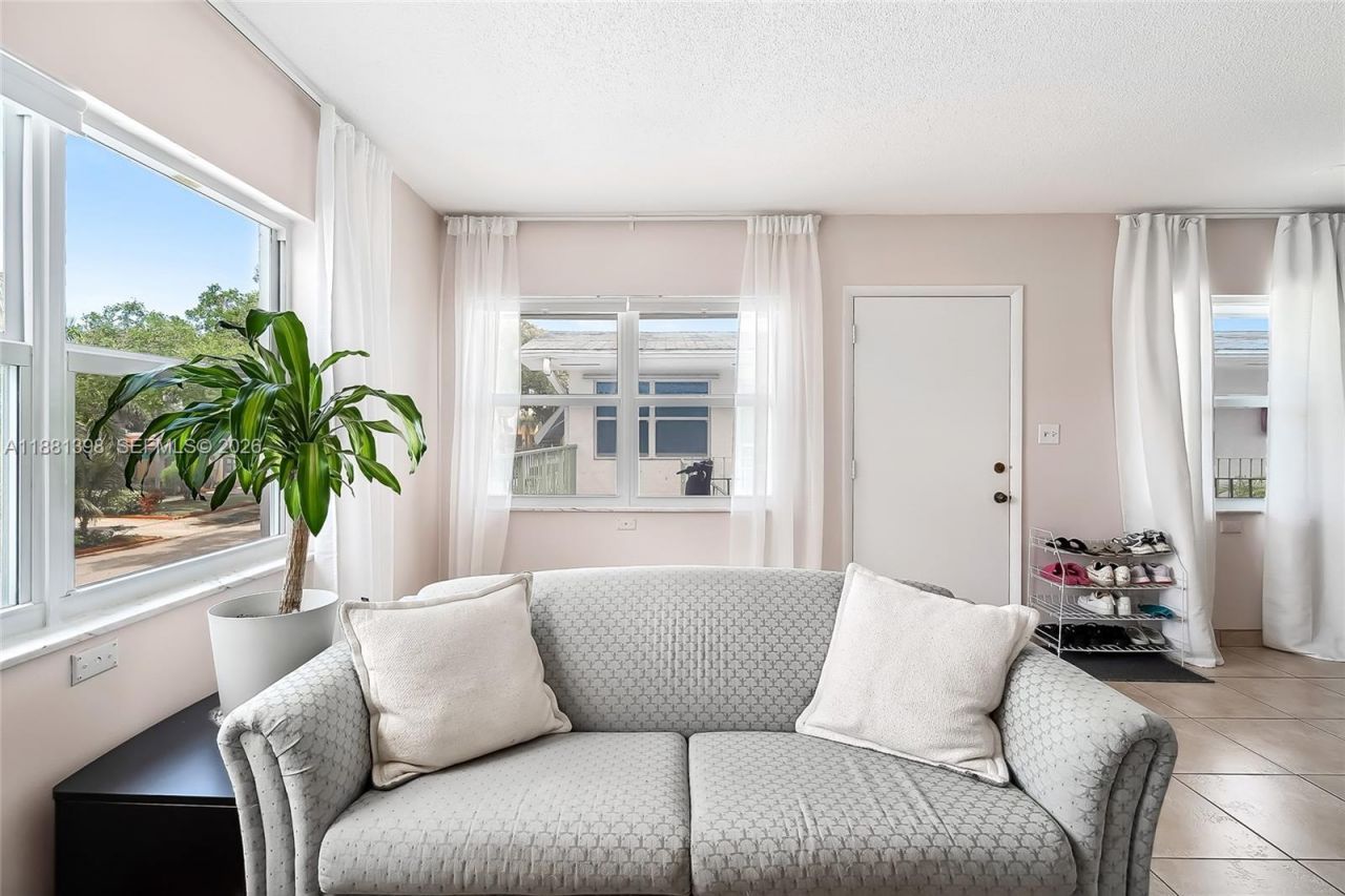 1824 Monroe St, Unit 10, Hollywood, FL 33020 Photo