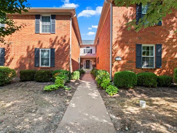 117 E Clinton Place, Unit 7, Kirkwood, MO 63122