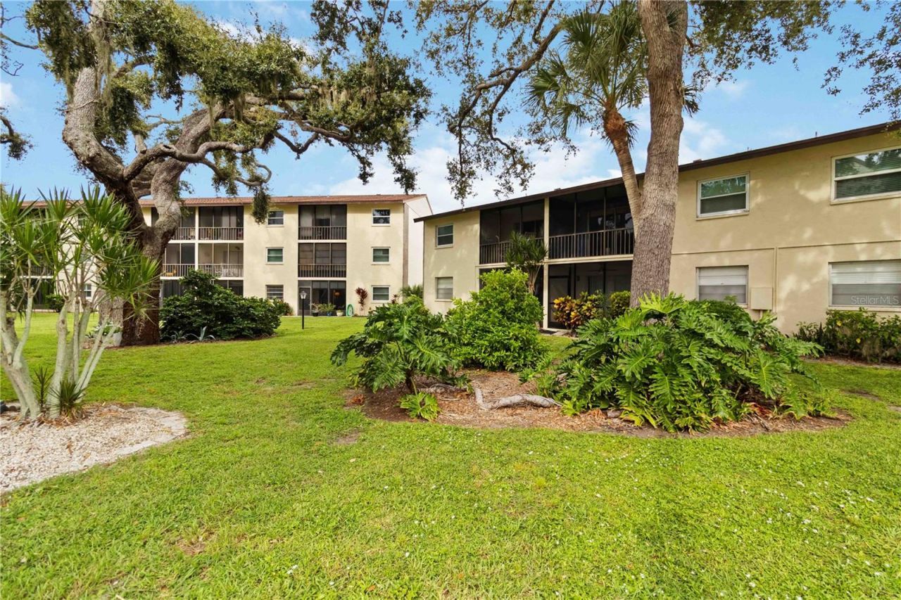 2300 Stickney Point Road, Unit 125, Sarasota, FL 34231 Photo