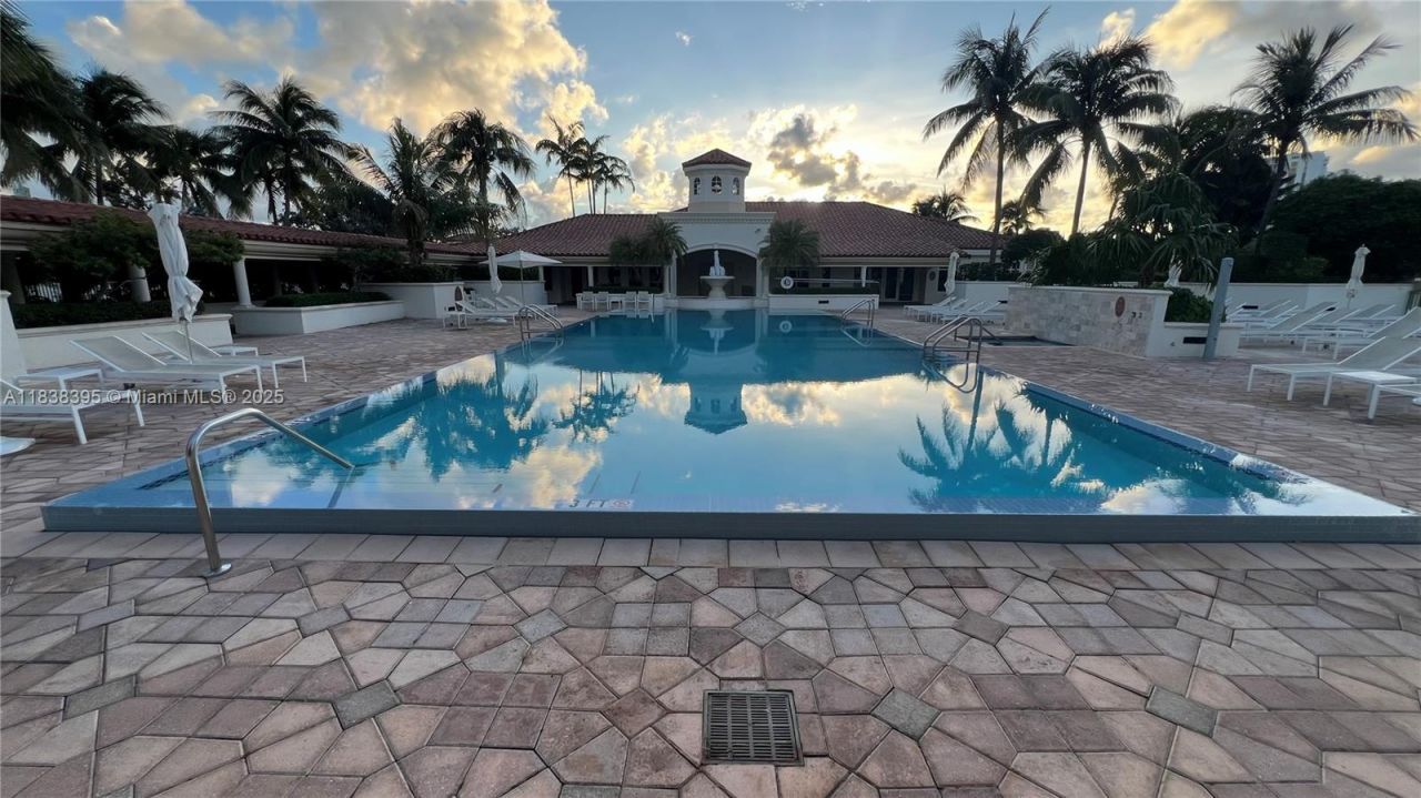 19900 E Country Club Dr, Unit 1014, Aventura, FL 33180 Photo