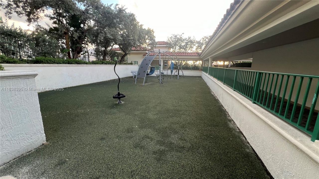 19900 E Country Club Dr, Unit 1014, Aventura, FL 33180 Photo