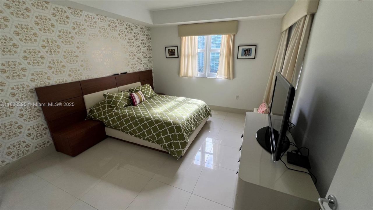 19900 E Country Club Dr, Unit 1014, Aventura, FL 33180 Photo