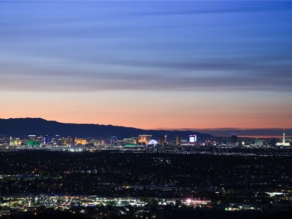 375 Tranquil Peak Court, Henderson, NV 89012