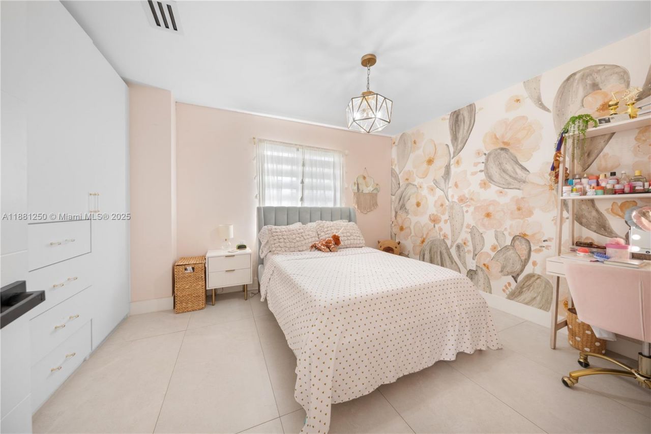 13470 SW 30th St, Miami, FL 33175 Photo