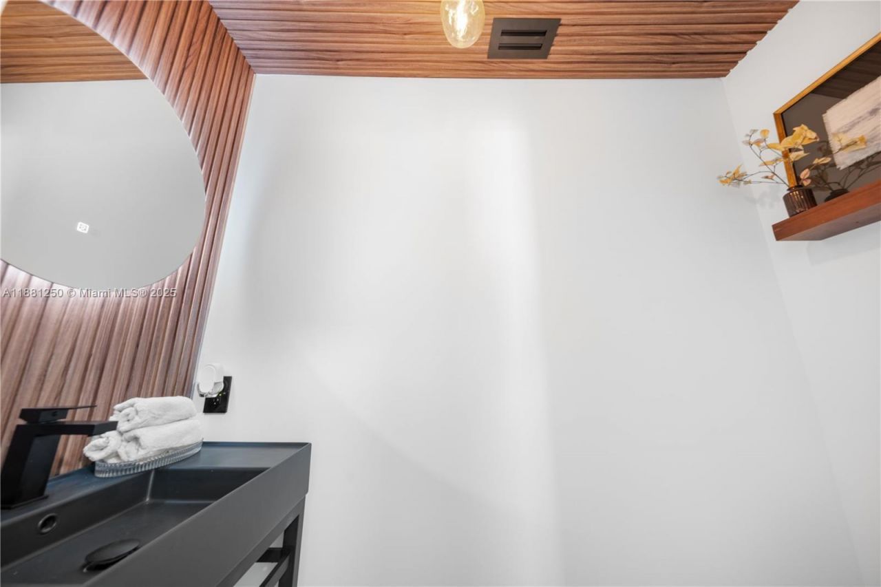 13470 SW 30th St, Miami, FL 33175 Photo