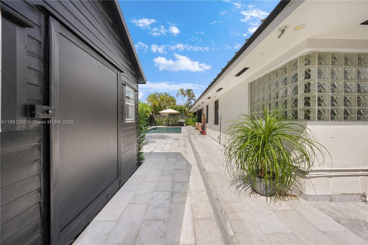 13470 SW 30th St, Miami, FL 33175 Photo