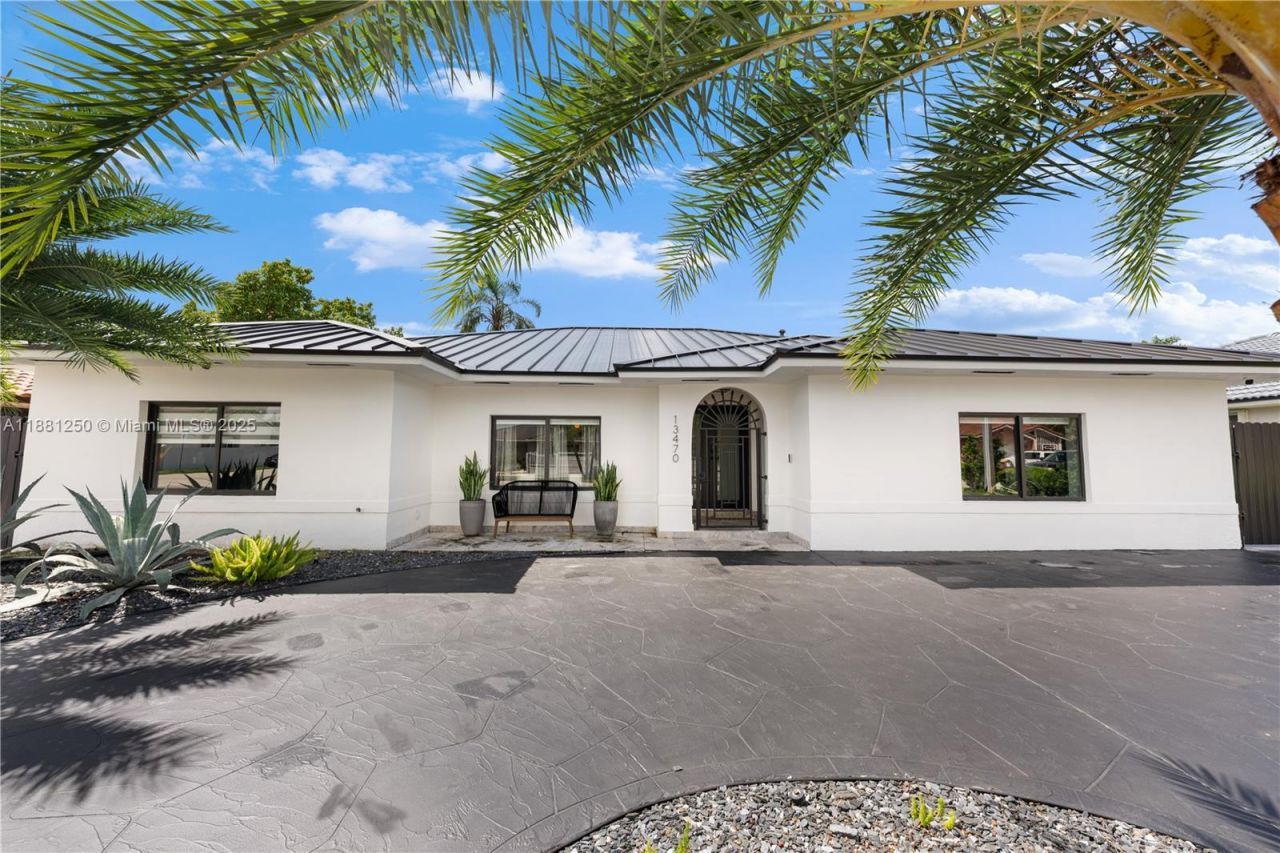 13470 SW 30th St, Miami, FL 33175 Photo