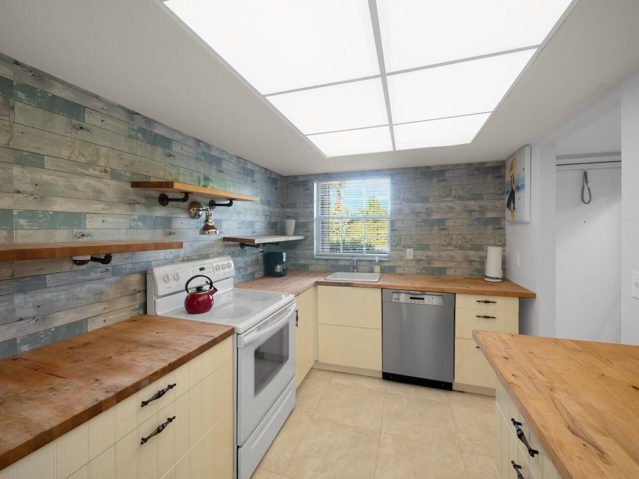 1262 N Sugar Sands Boulevard, Unit 127, Singer Island, FL 33404 Photo