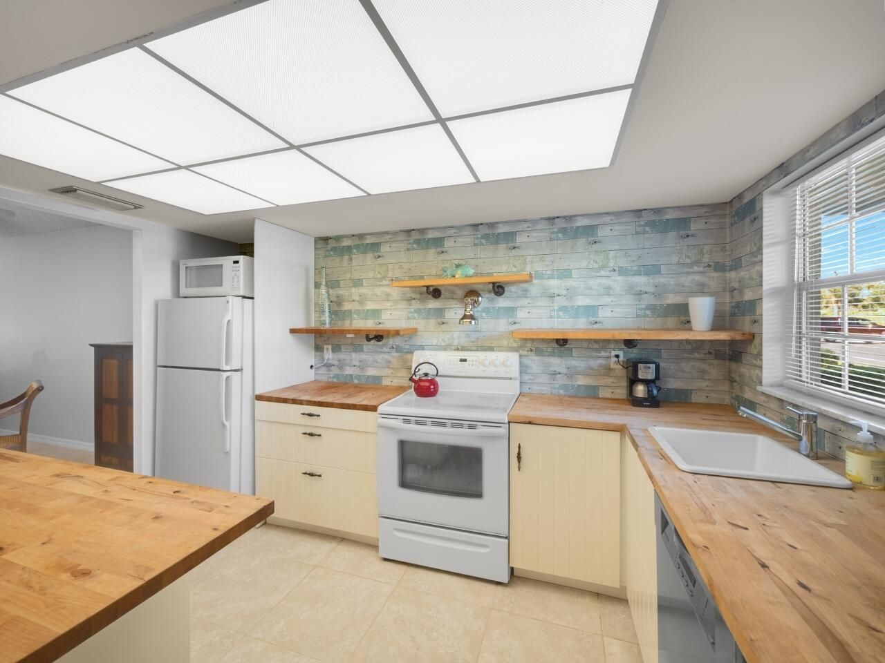 1262 N Sugar Sands Boulevard, Unit 127, Singer Island, FL 33404 Photo