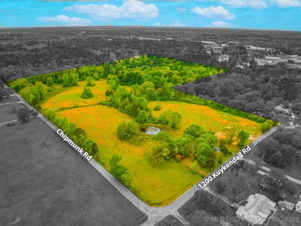 2002 Kuykendall Road, Broken Bow, OK 74728