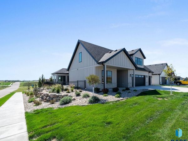 5921 E Rush St, Sioux Falls, SD 57110