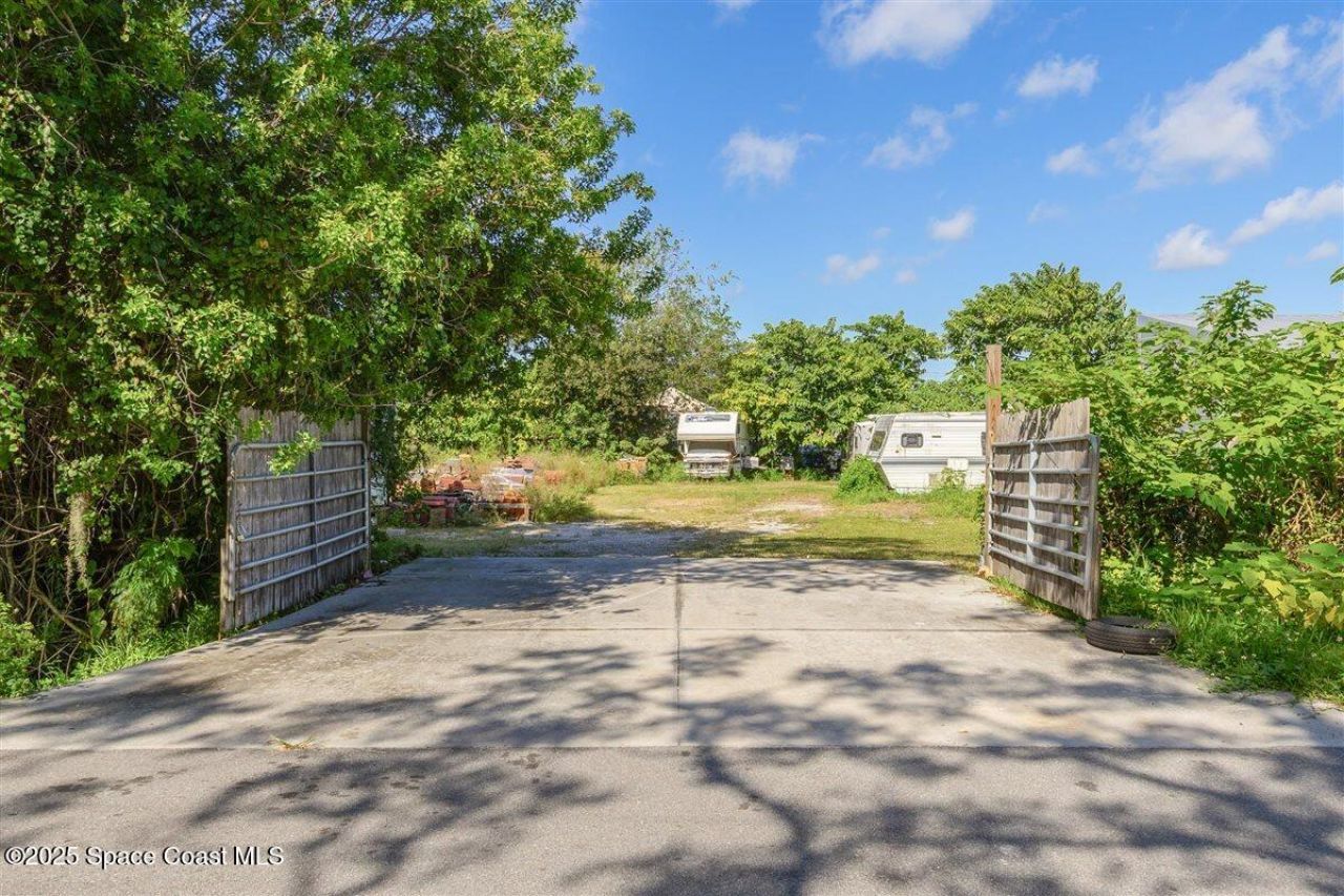 2015 Aurora Road, Melbourne, FL 32935 Photo