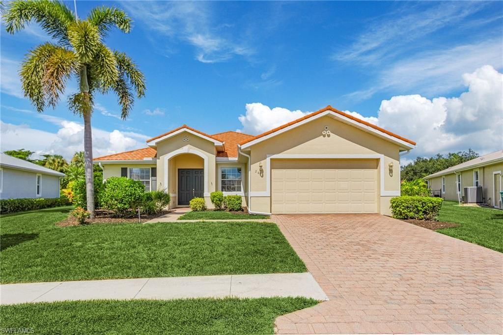 2439 Ashbury Cir, Cape Coral, FL 33991 Photo