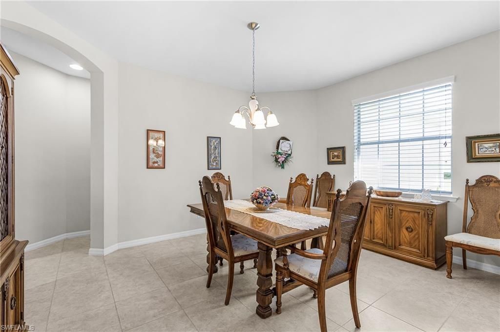 2439 Ashbury Cir, Cape Coral, FL 33991 Photo