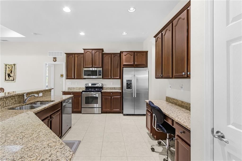 2439 Ashbury Cir, Cape Coral, FL 33991 Photo