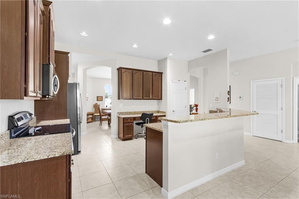 2439 Ashbury Cir, Cape Coral, FL 33991 Photo