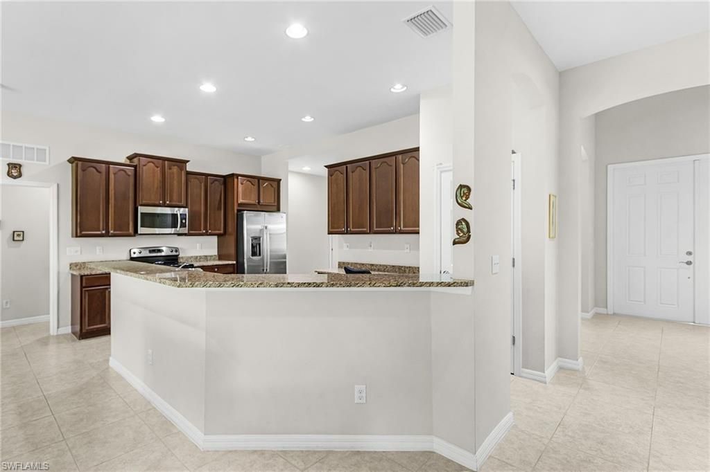 2439 Ashbury Cir, Cape Coral, FL 33991 Photo