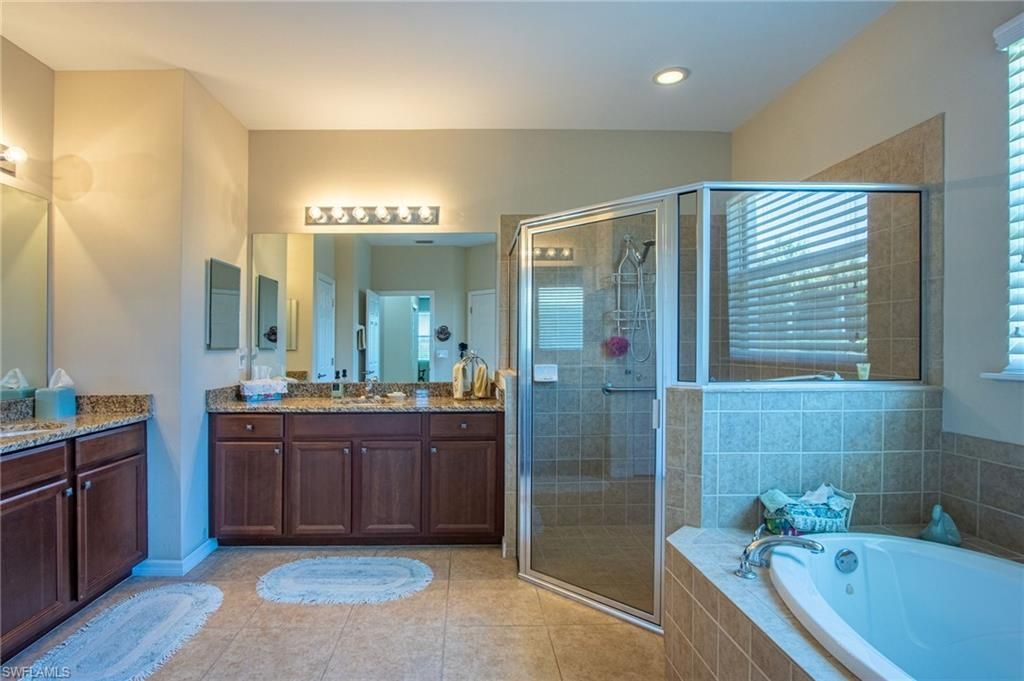 2439 Ashbury Cir, Cape Coral, FL 33991 Photo