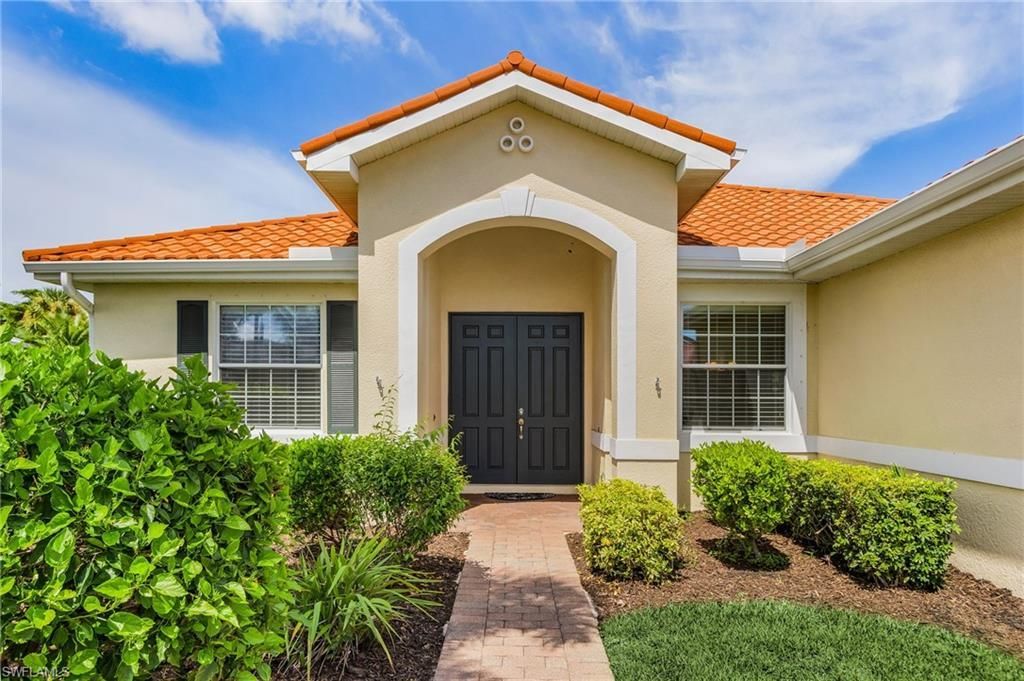 2439 Ashbury Cir, Cape Coral, FL 33991 Photo