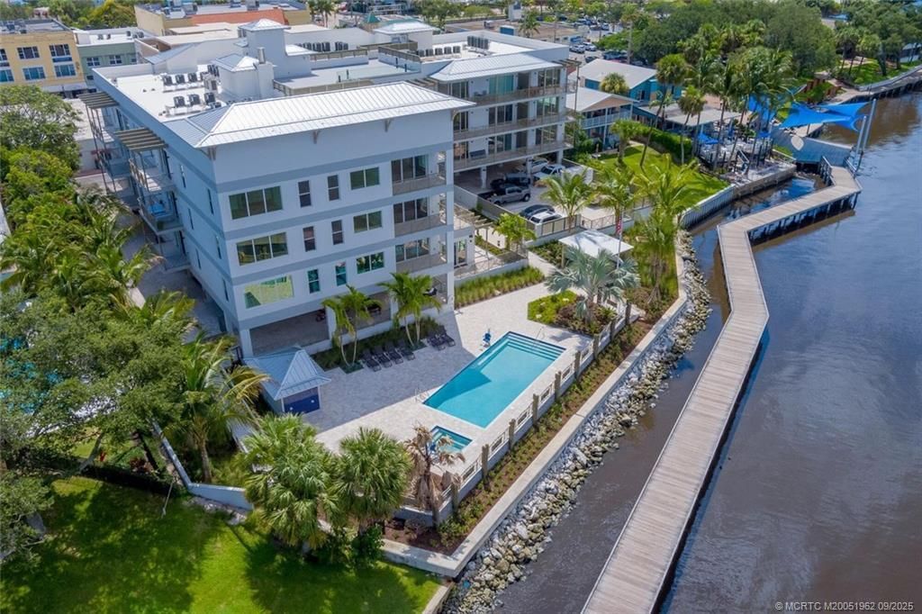 41 SW Seminole Street, Unit 210, Stuart, FL 34994 Photo