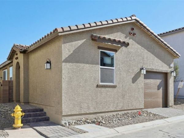 2722 Sierra Grande Street, Las Vegas, NV 89121