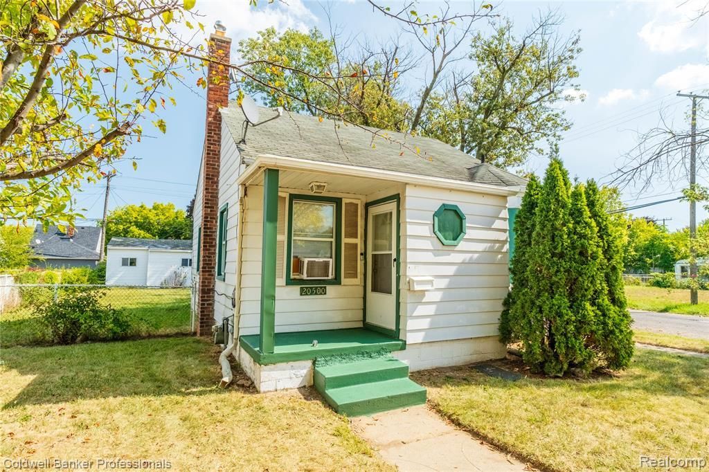 20500 Hickory Street, Detroit, MI 48205 Main Photo