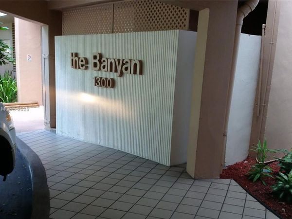 1300 St Charles Pl, Unit 311, Pembroke Pines, FL 33026