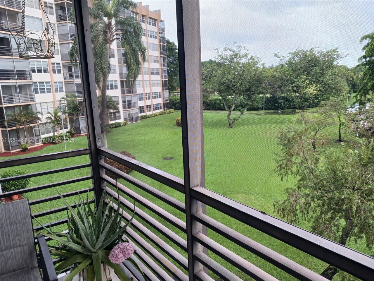 1300 St Charles Pl, Unit 311, Pembroke Pines, FL 33026 Photo