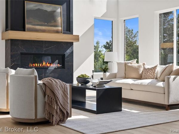 54261 Cascade Court, New Baltimore, MI 48047