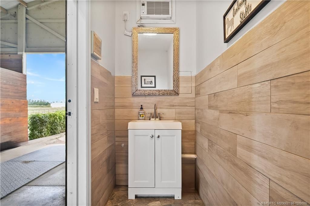 13700 SW Groveside Drive, Stuart, FL 34956 Photo