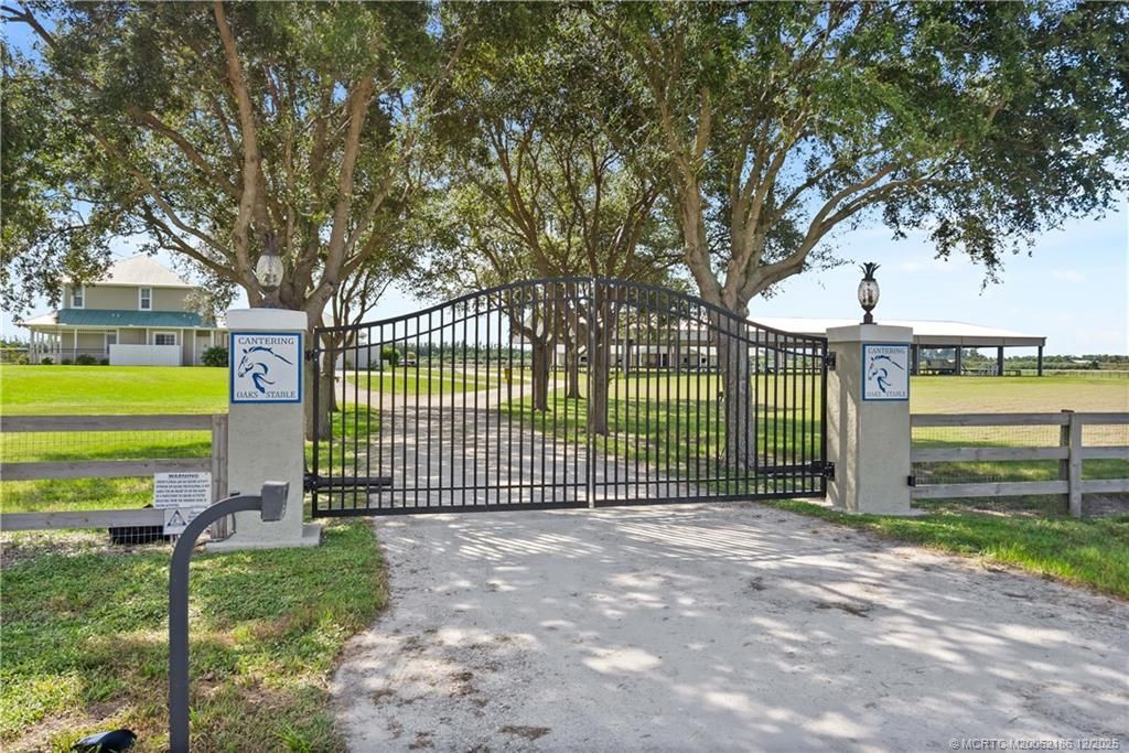 13700 SW Groveside Drive, Stuart, FL 34956 Photo