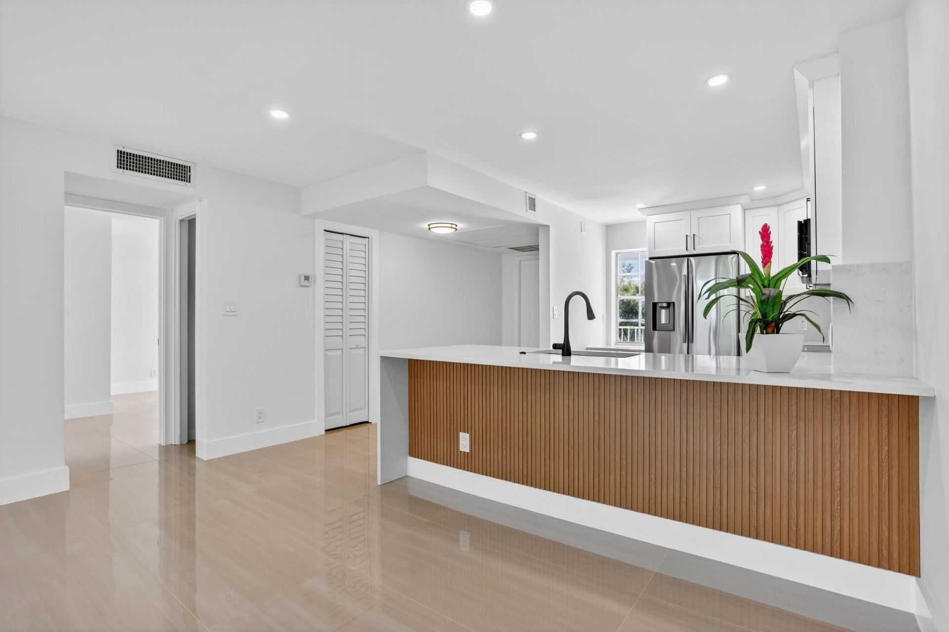 2651 S Palm Aire Drive S, Unit 305, Pompano Beach, FL 33069 Photo