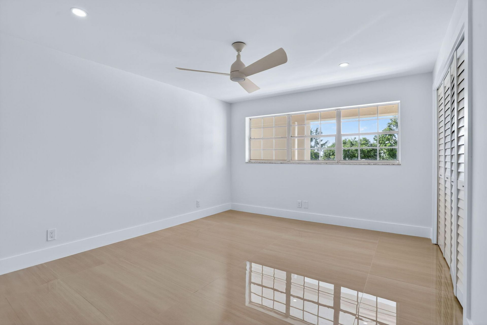 2651 S Palm Aire Drive S, Unit 305, Pompano Beach, FL 33069 Photo