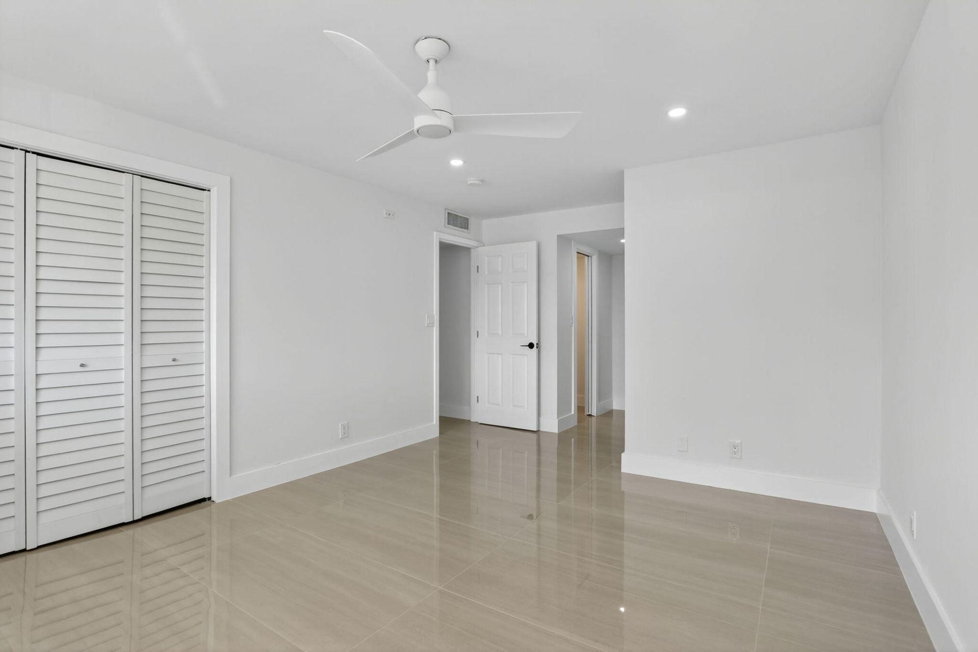 2651 S Palm Aire Drive S, Unit 305, Pompano Beach, FL 33069 Photo