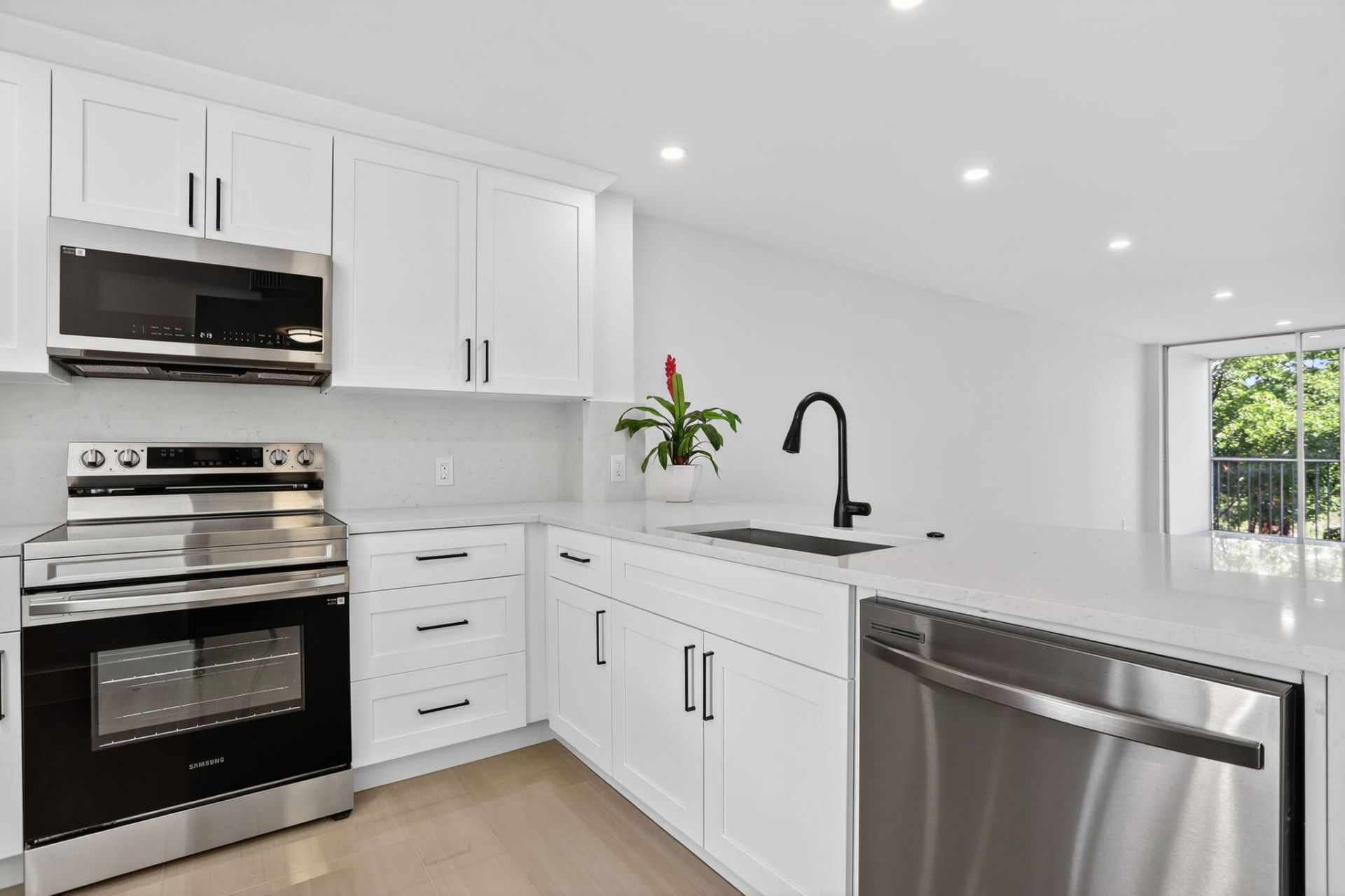 2651 S Palm Aire Drive S, Unit 305, Pompano Beach, FL 33069 Photo