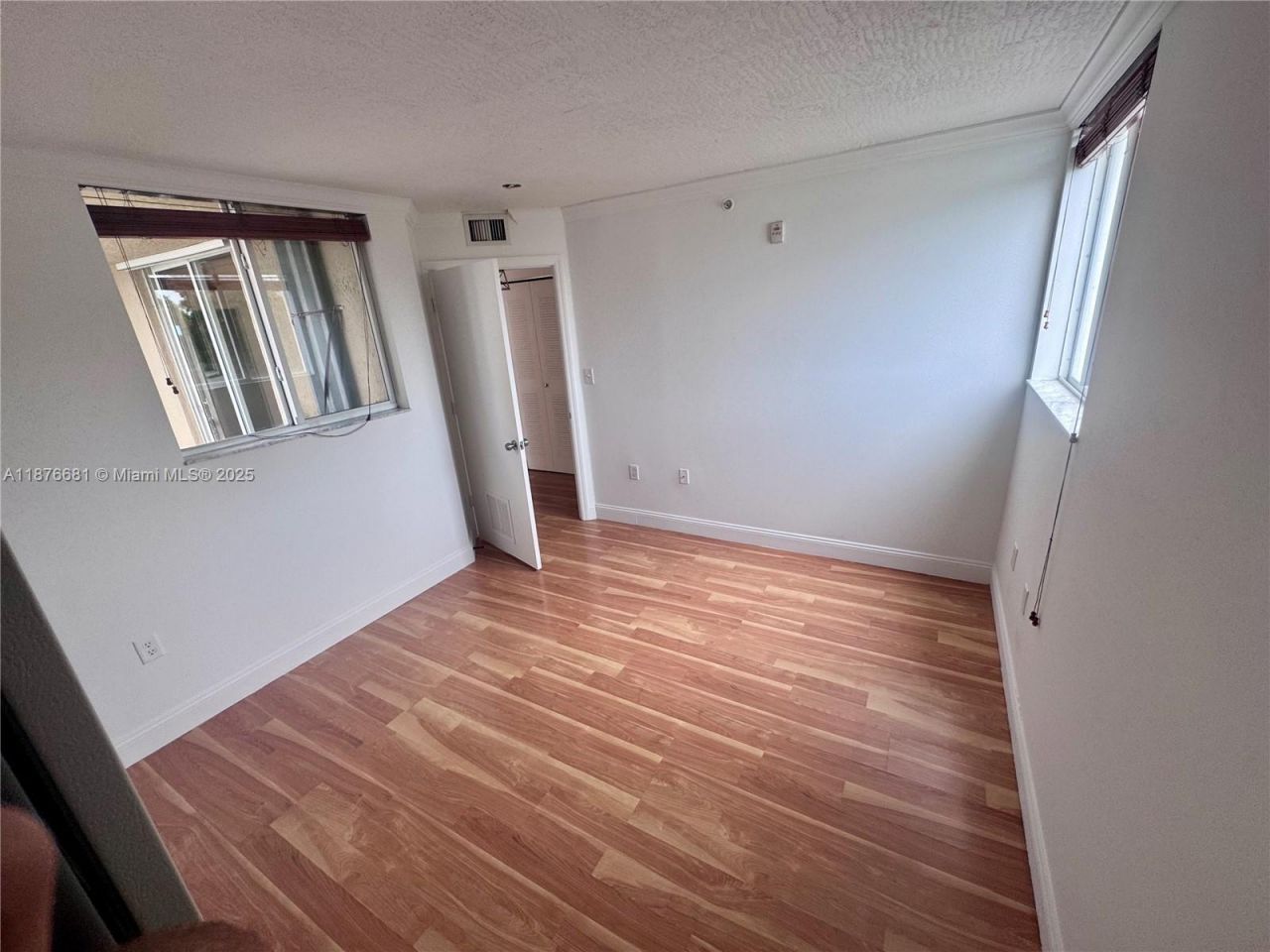 102 SW 6th Ave, Unit 404, Miami, FL 33130 Photo