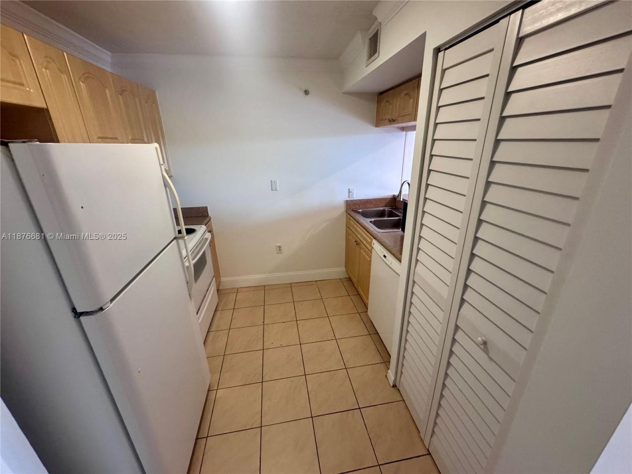 102 SW 6th Ave, Unit 404, Miami, FL 33130 Photo