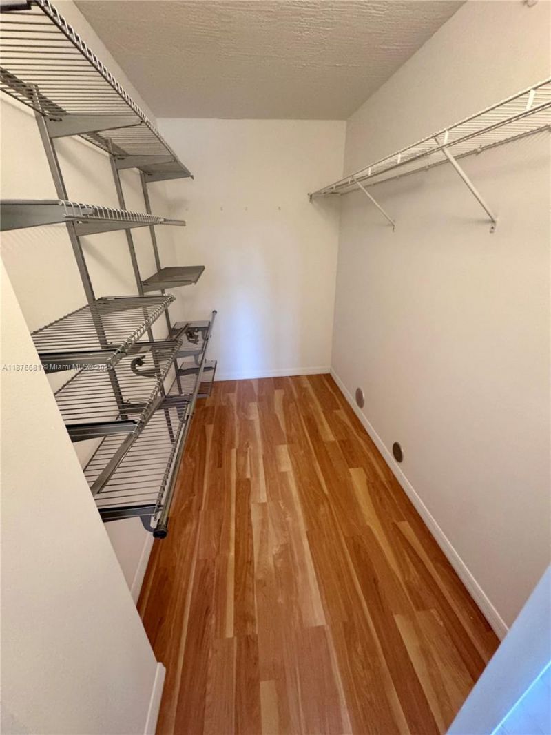 102 SW 6th Ave, Unit 404, Miami, FL 33130 Photo