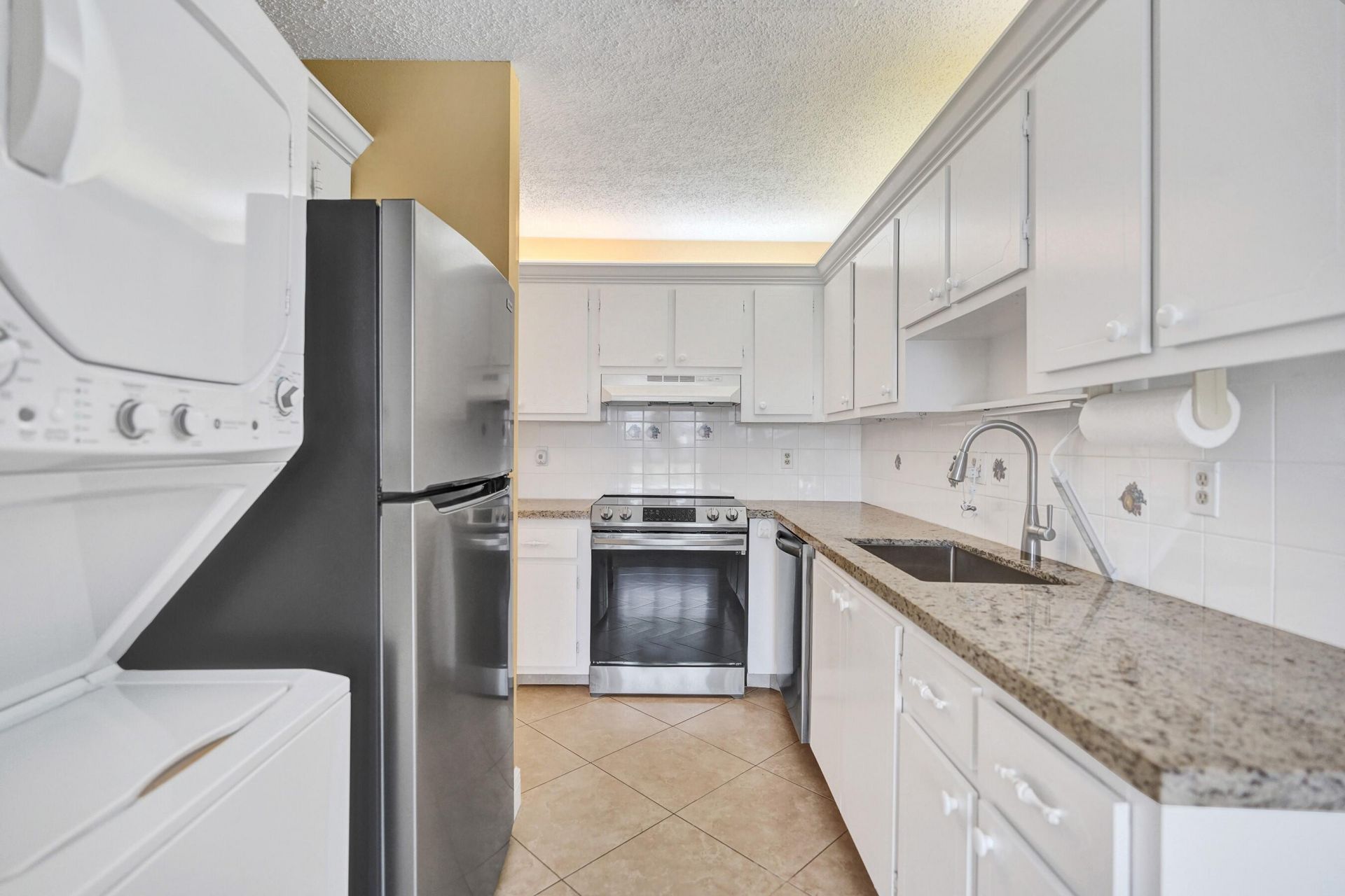 1051 Orange Terrace, Unit 101, Delray Beach, FL 33445 Photo