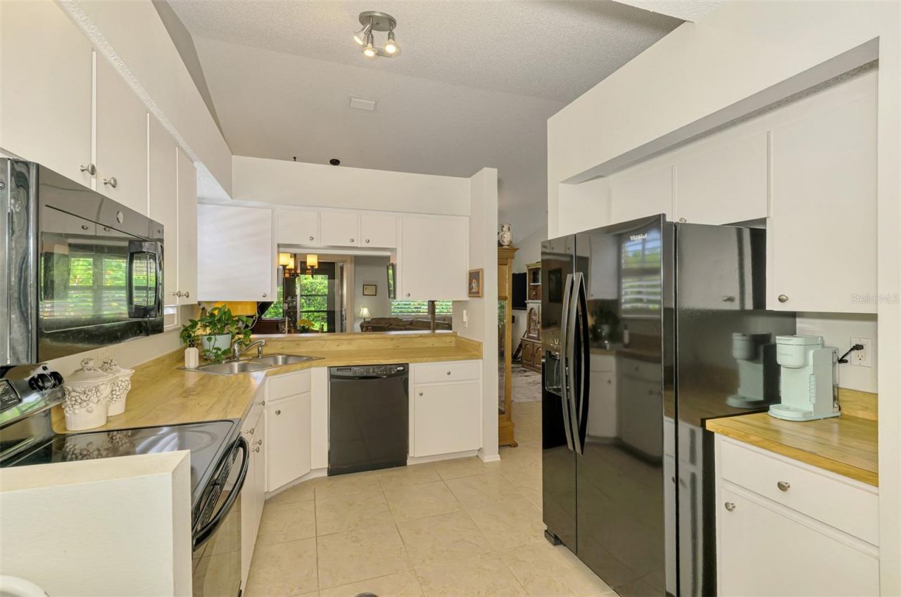 3008 Sail Pointe Circle, Unit 2C, Venice, FL 34293 Photo