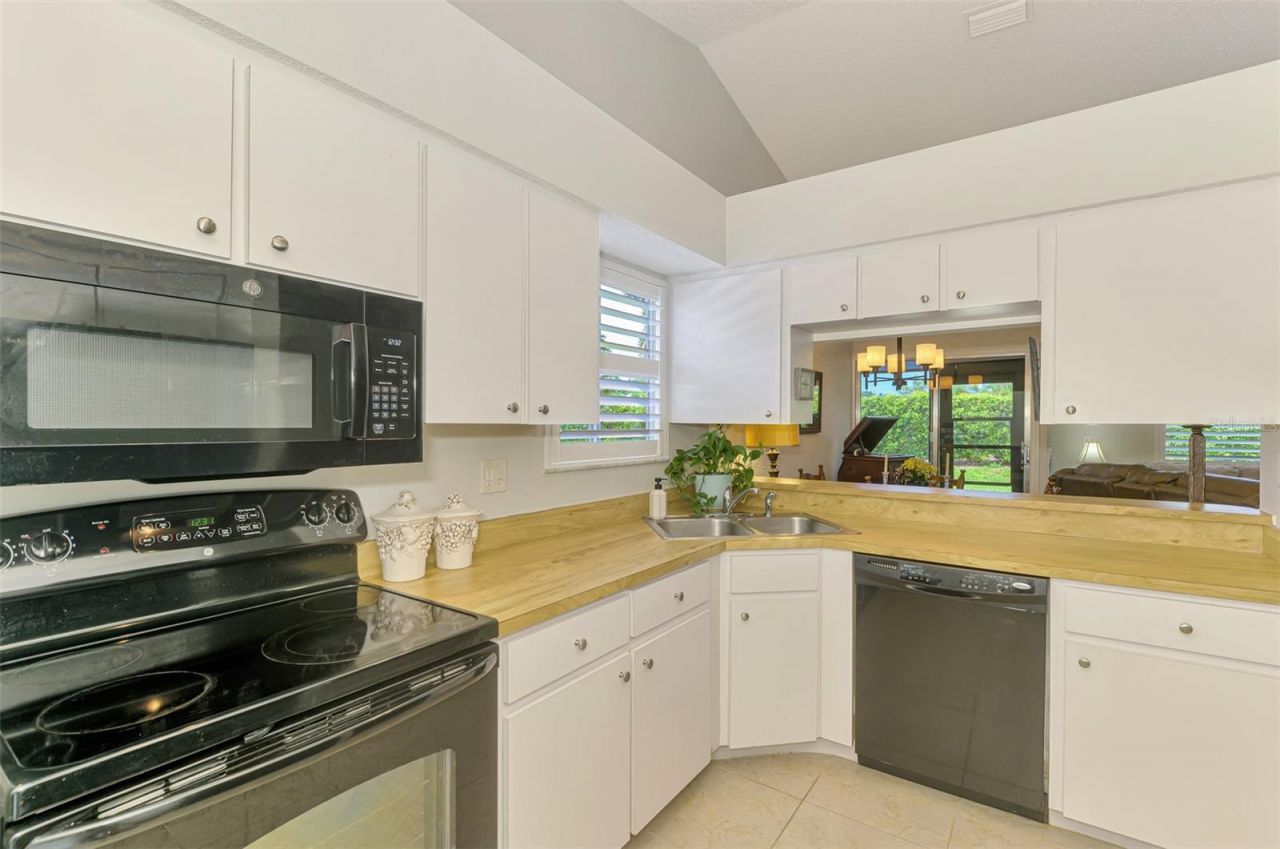 3008 Sail Pointe Circle, Unit 2C, Venice, FL 34293 Photo